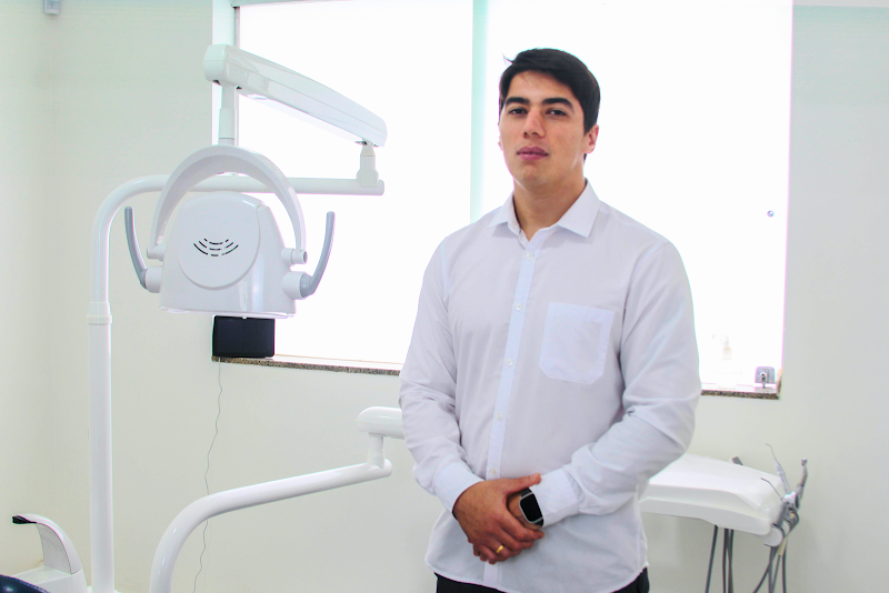 Foto 2 de Dr. Andrey Marra | Implantes Dentários em Patos de Minas