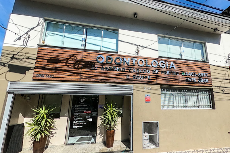 Foto 2 de Dr. Antonio Carlos de Freitas | Odontologia Especializada - Santo André - SP