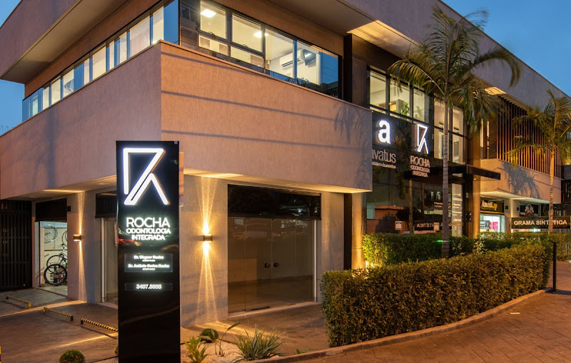 Foto 2 de Dr. Antônio Carlos Rocha Dentista | | Facetas de Resina em Americana