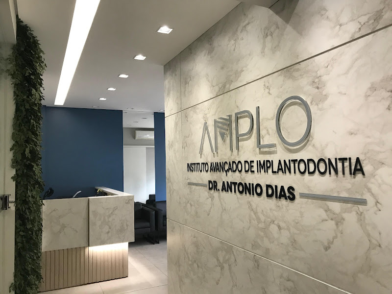 Foto 2 de Dr. Antonio Dias - Implantodontia