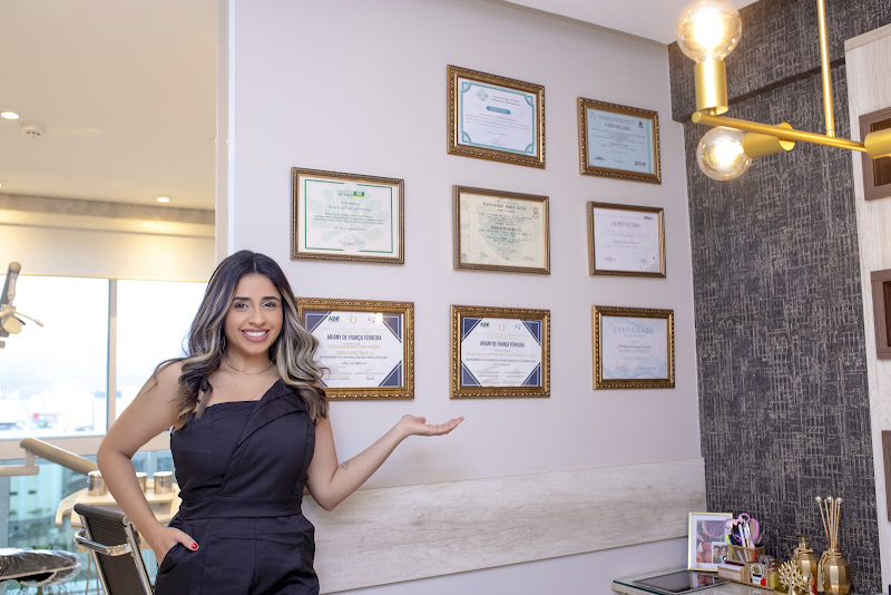 Foto 2 de Drª Ariany de França Ferreira