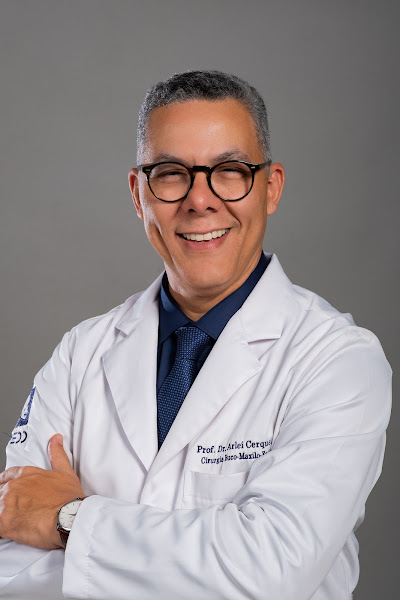 Foto 2 de Dr. Arlei Cerqueira - Cirurgia e Estética Faciais