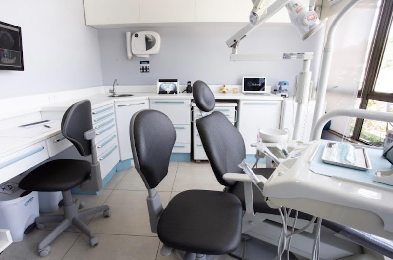 Foto 2 de Dr. Aruã Tebaldi Sandes - Dentista em Teresópolis/RJ