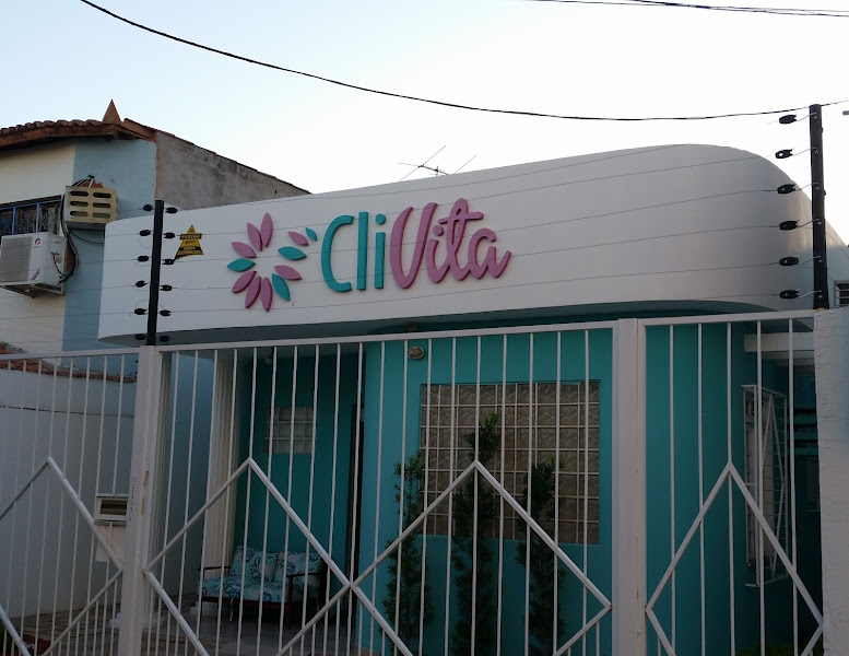 Foto 2 de Dr. Avelar Reis - Implantes Dentários e Estética Oral