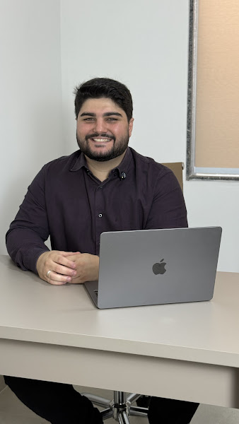 Foto 2 de Dr. Caio Bronca Maranini - Dentista especialista em Cirurgia e Traumatologia Bucomaxilo-facial e Implantodontista