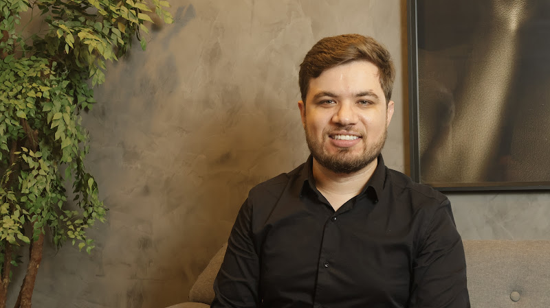 Foto 2 de Dr. Caio Cafola - Cirurgião Buco Maxilo Facial e Harmonização Orofacial