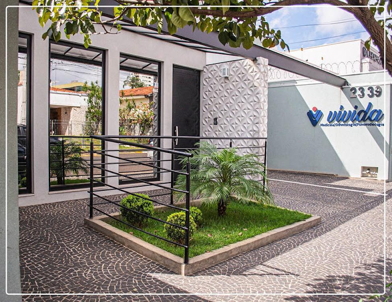 Foto 2 de Dr. Caio Vinícius Rodrigues Germano | Implante Dentário | Harmonização Facial | Lente de Contato Dental