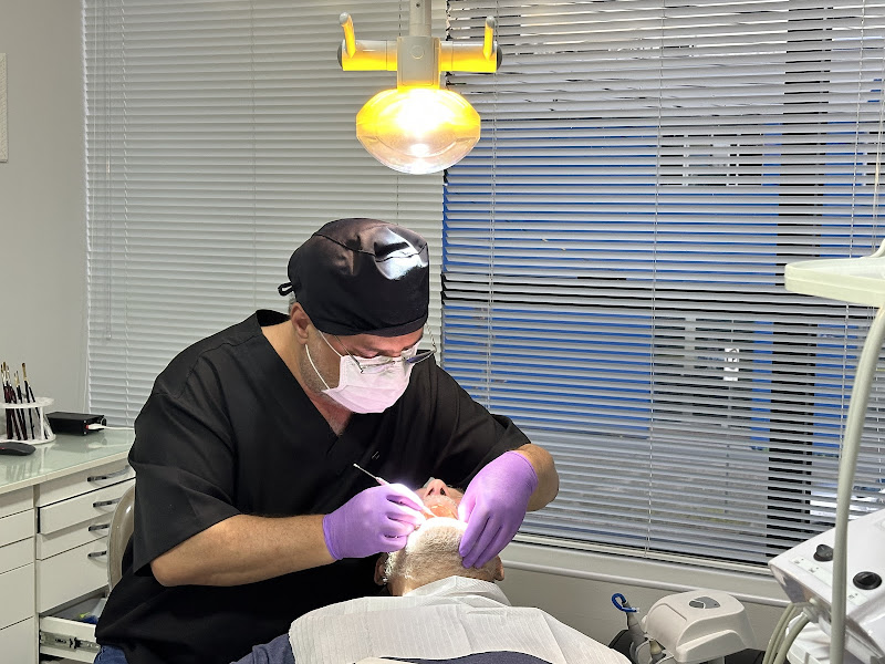 Foto 3 de Dr Carlos Eduardo Leal | Endodontista | Tratamento de Canal