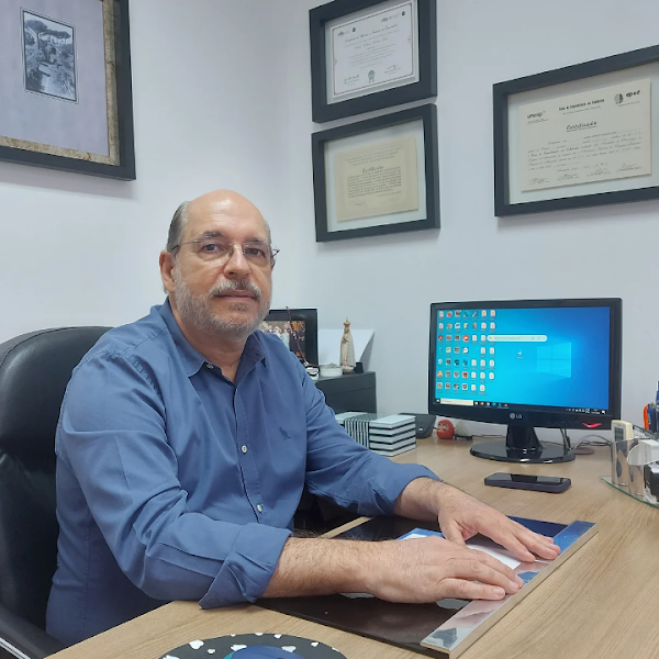 Foto 2 de Dr. Carlos Roberto Sanches Leite