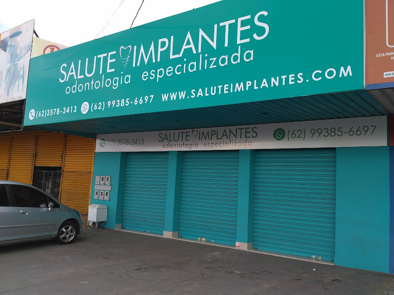 Foto 2 de Dr. Charllys Teixeira - Referência e Especialista em Lentes de Contato Dental e Implantes no Brasil e no Mundo