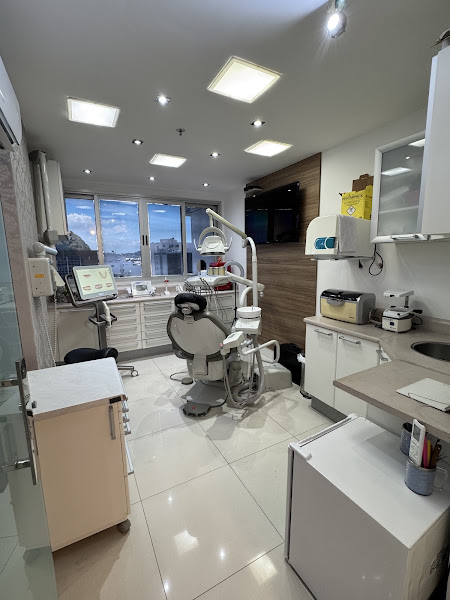 Foto 2 de Drª Christiane Heggendorn | Invisalign e Harmonização Facial
