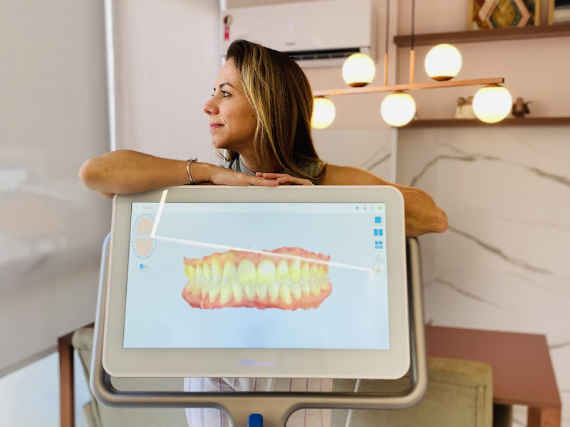 Foto de Drª Cinthia Macêdo Ortodontista