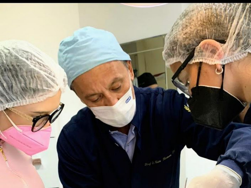 Foto 5 de Dr. Ciro Capitani - Dentista em Santos | Endodontista | Periodontista