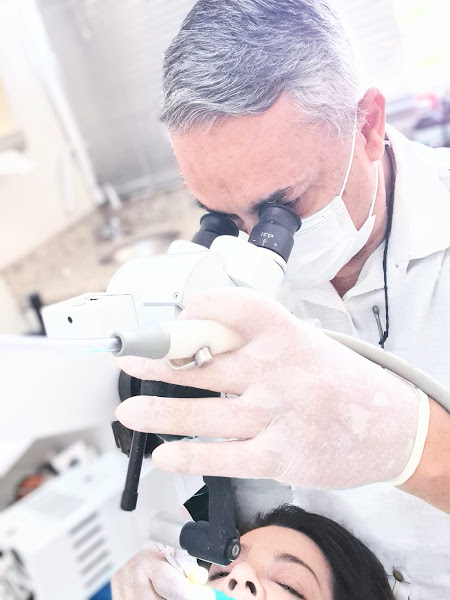 Foto 2 de Dr. Claudio Roberto Moreira - Endodontia com Microscopia