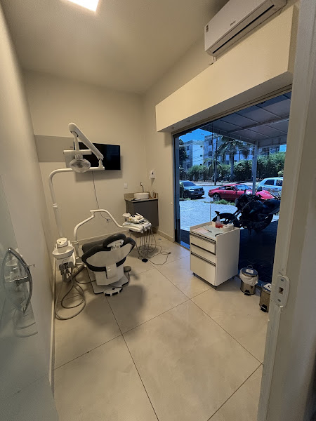 Foto 2 de Dr Crelio Lima - Dentista Uberlândia - Tratamento de canal - Endodontista