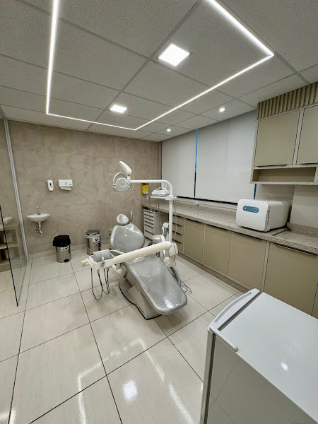Foto 3 de Dr. Daniel Fidelis - Dentista | Implante Dentário e Cirurgia Dentária no DF e GO