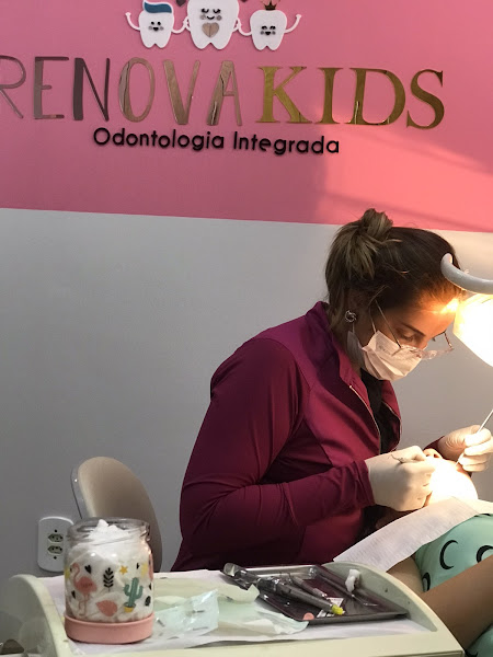 Foto 2 de Drª Dayany Sehnem - Periodontia e Odontopediatria