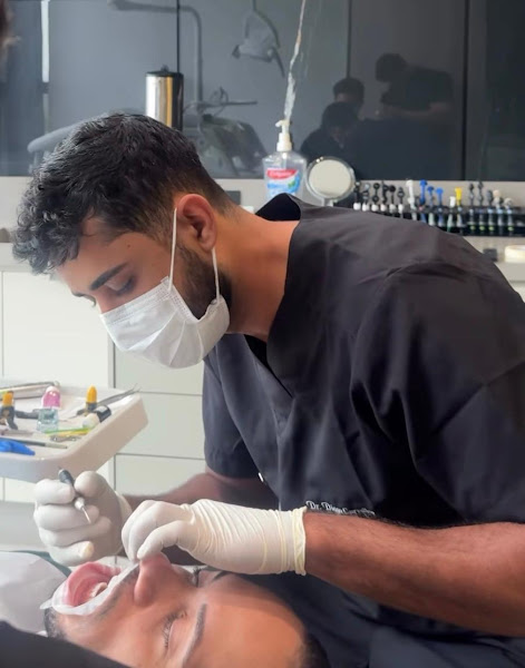 Foto 3 de Dr. Diego Carvalho | Facetas de Resina | Consultório Odontológico