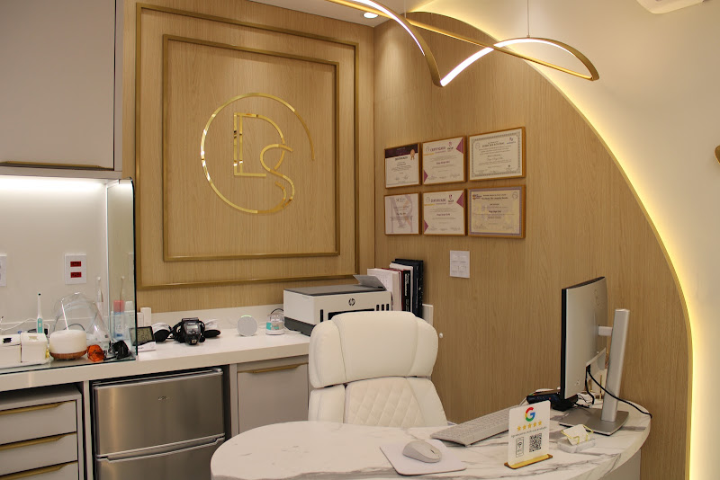 Foto 2 de Dr. Diego Schú