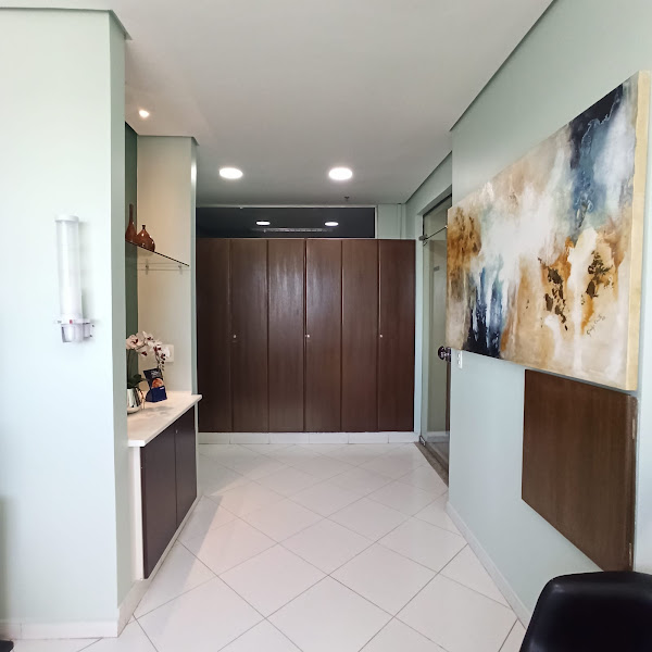 Foto 2 de Dr. Douglas A Tallach