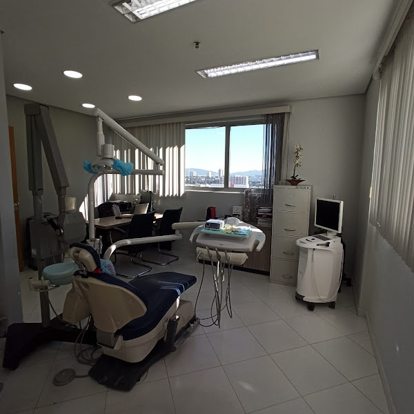 Foto 3 de Dr. Douglas A Tallach