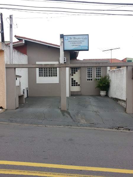 Foto 3 de Dr. Douglas Ceola - Dentista