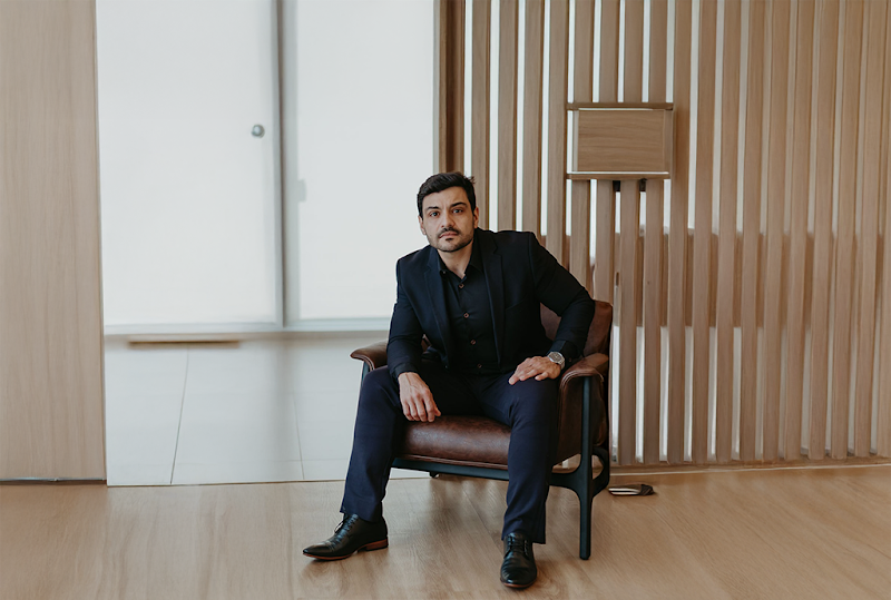 Foto 2 de Dr. Douglas Prado – Cirurgião Bucomaxilofacial & Cirurgias Estéticas da Face