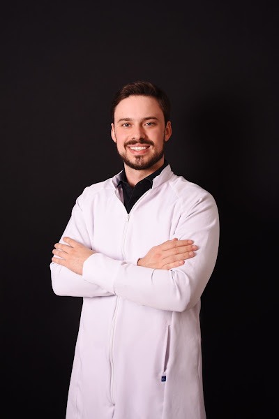 Foto 2 de Dr Dyego Ferreira Martins - Odontologia especializada