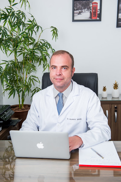 Foto 2 de Dr. Eduardo Wiezel