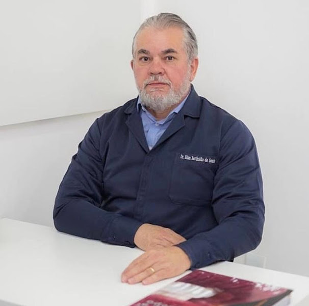 Foto 2 de Dr. Elian Bertholdo | Dentista em Cuiabá