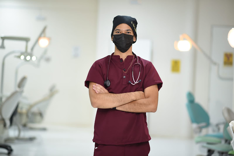 Foto 2 de Dr Elias Curitiba | Dentista em Boa Vista