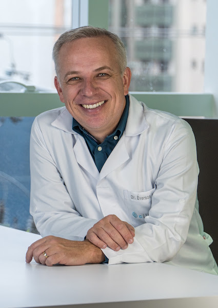 Foto 2 de Dr. Everson Malluta | Balão Intragástrico | Gastroenterologia e Doença Inflamatória Intestinal (DII)