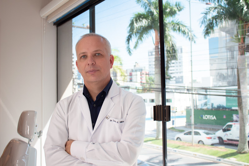 Foto 3 de Dr. Everson Malluta | Balão Intragástrico | Gastroenterologia e Doença Inflamatória Intestinal (DII)