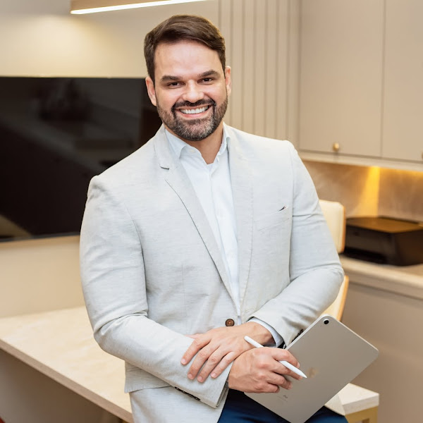 Foto 2 de Dr Ewerton Bem | Implantes Dentários em João Pessoa