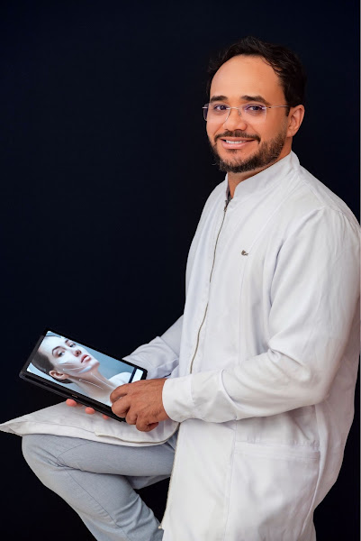 Foto 2 de Dr. Ezequiel Dos Santos | Dentista | Harmonização orofacial | Implantes - Manaus, AM