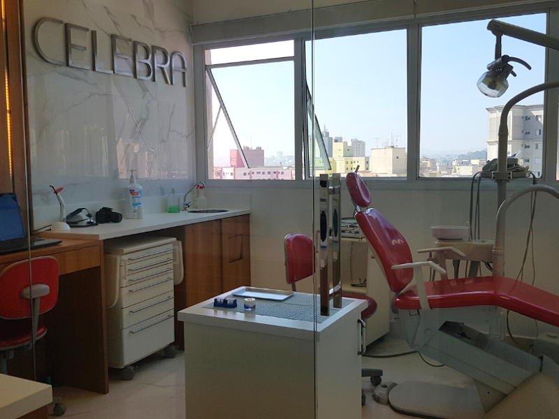 Foto 2 de Dr. Fabiano Alves Pinheiro - Implantes, Protocolo dentário, Invisalign Doctor em SBC - São Bernardo do Campo
