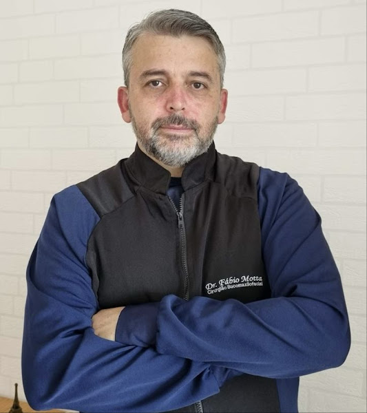 Foto 2 de Dr. Fábio Motta — Cirurgião Bucomaxilofacial e Implantodontista
