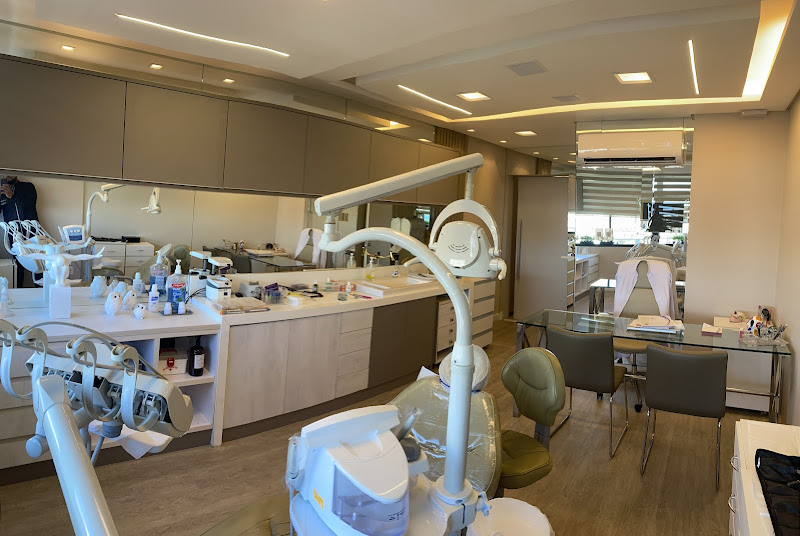 Foto 3 de Dr. Felipe Campos de Santana - Ortodontia/DTM- Disfunção Temporo-mandibular