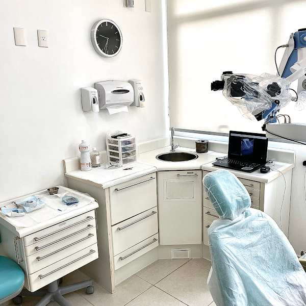 Foto 2 de Dr. Felipe Davini Endodontia e Microscopia Operatória