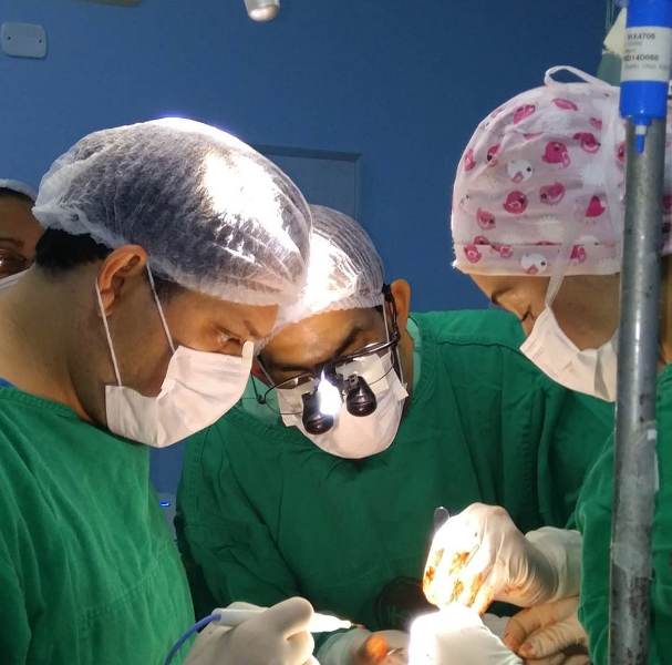 Foto 3 de Dr. Felipe Porto buco-maxilo-facial (bucomaxilofacial) implantes dentários e ATM. Harmonização orofacial - botox, fios