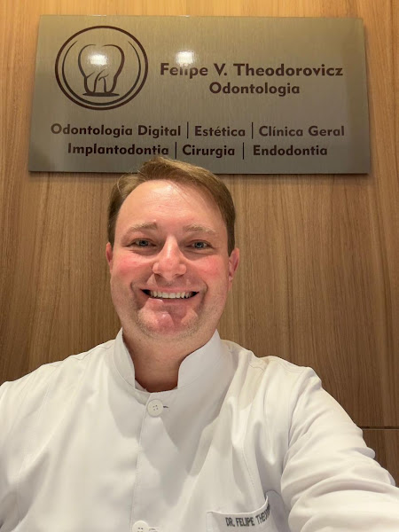 Foto 2 de Dr.Felipe V. Theodorovicz Odontologia I Dentista I Consultório Odontológico