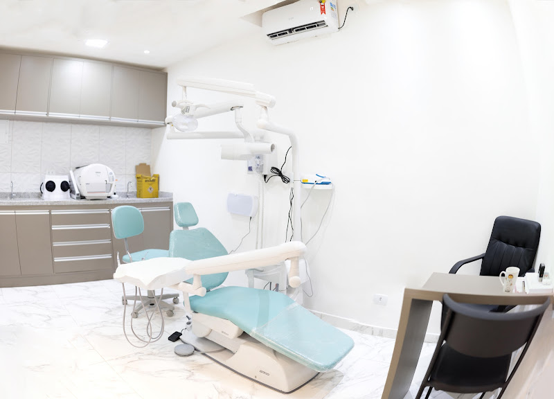 Foto 2 de Dr. Felipe Weba - Facetas de Resina em Recife