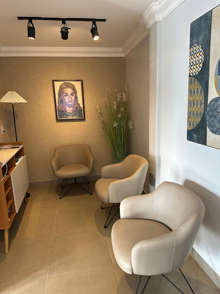 Foto 3 de Dr. Fernando Almeida - Almeida e Costa - Odontologia Especializada