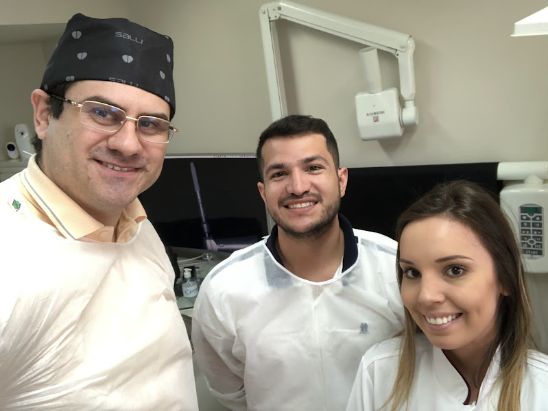 Foto 3 de Dr. Fernando Matchuca - Implantes dentários Curitiba