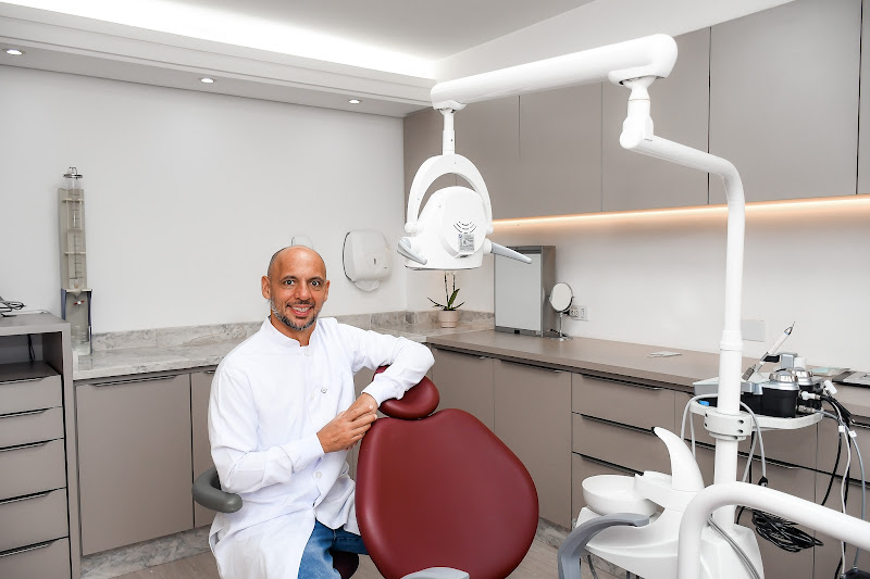 Foto 3 de Dr. Fernando Neves /Dentista Balneário Camboriú
