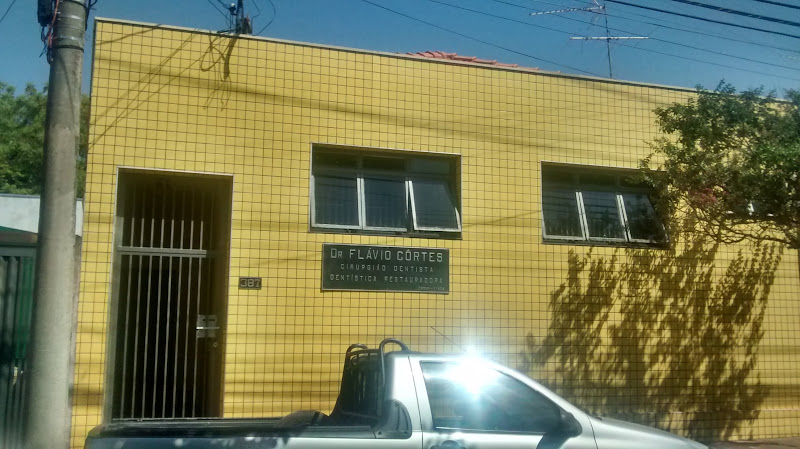 Foto de Dr Flávio Côrtes