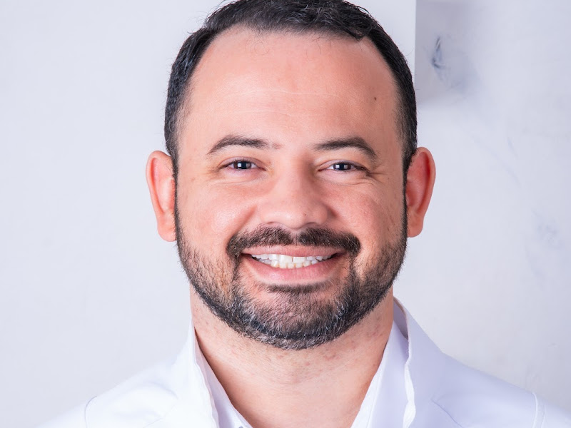 Foto de Dr. Flavio Oliveira | Dentista em Maceió