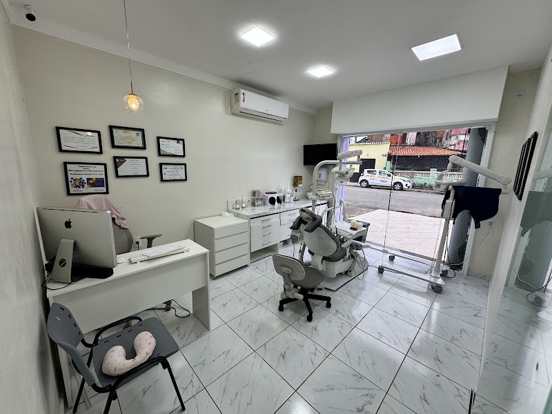 Foto 2 de Dr. Francisco Romualdo G. Amorim - Dentista