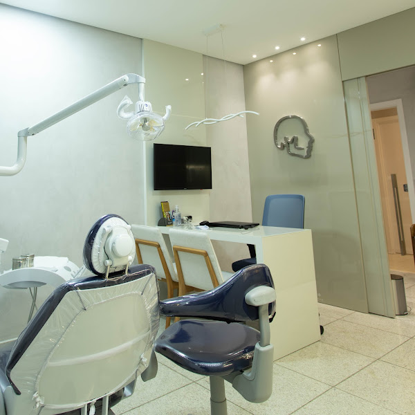 Foto 2 de Dr Franklin Salles Bruxismo, DTM e dor orofacial, Ronco e apneia do sono