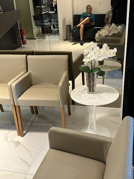 Foto 3 de Dr. Frederico Rodger Cardoso - Harmonização Definitiva, Ortognática , Implante Dentário.